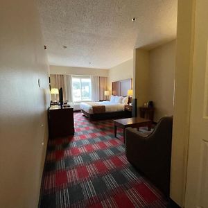King Suite Accessible or Non-Smoking